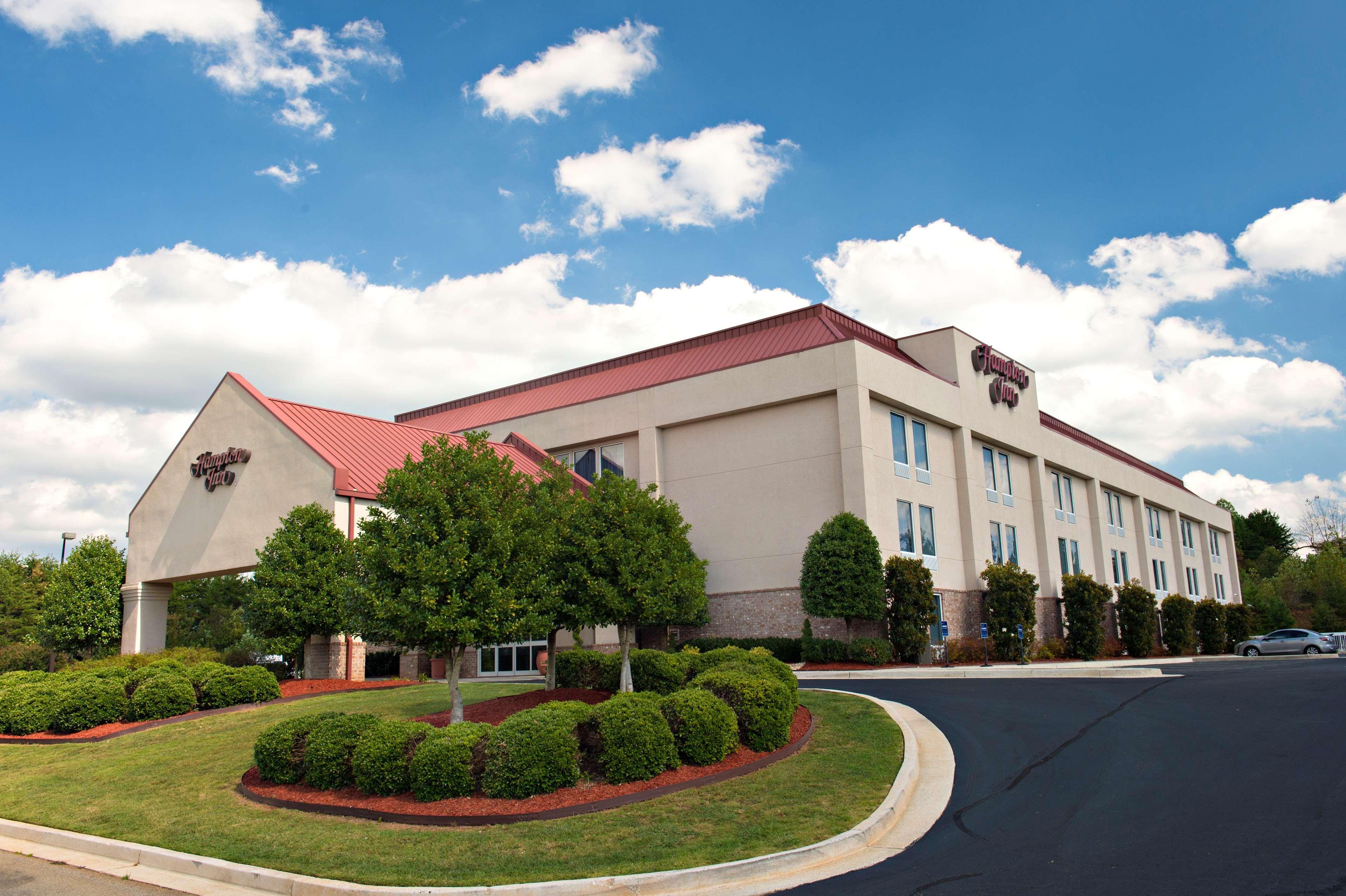Hampton Inn Cornelia Bagian luar foto