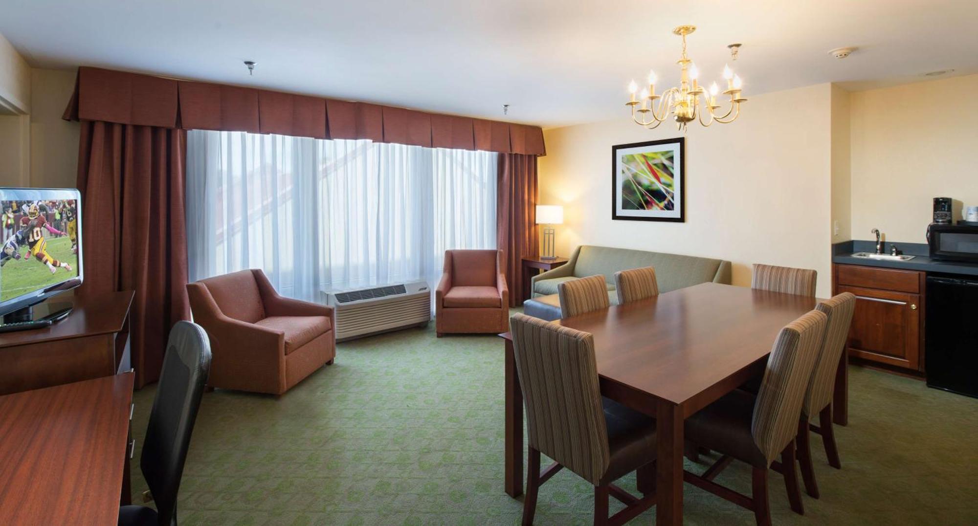 Hampton Inn Cornelia Bagian luar foto