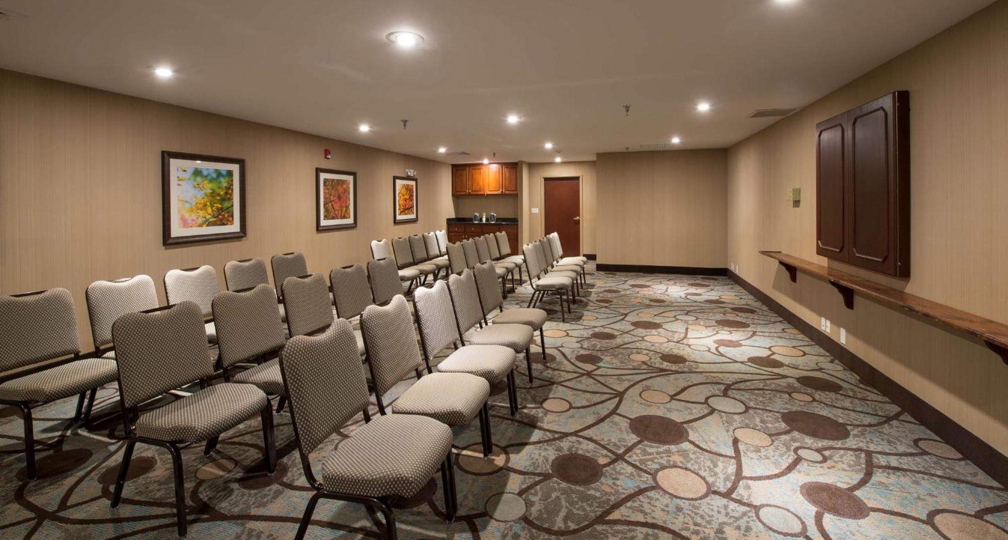 Hampton Inn Cornelia Bagian luar foto