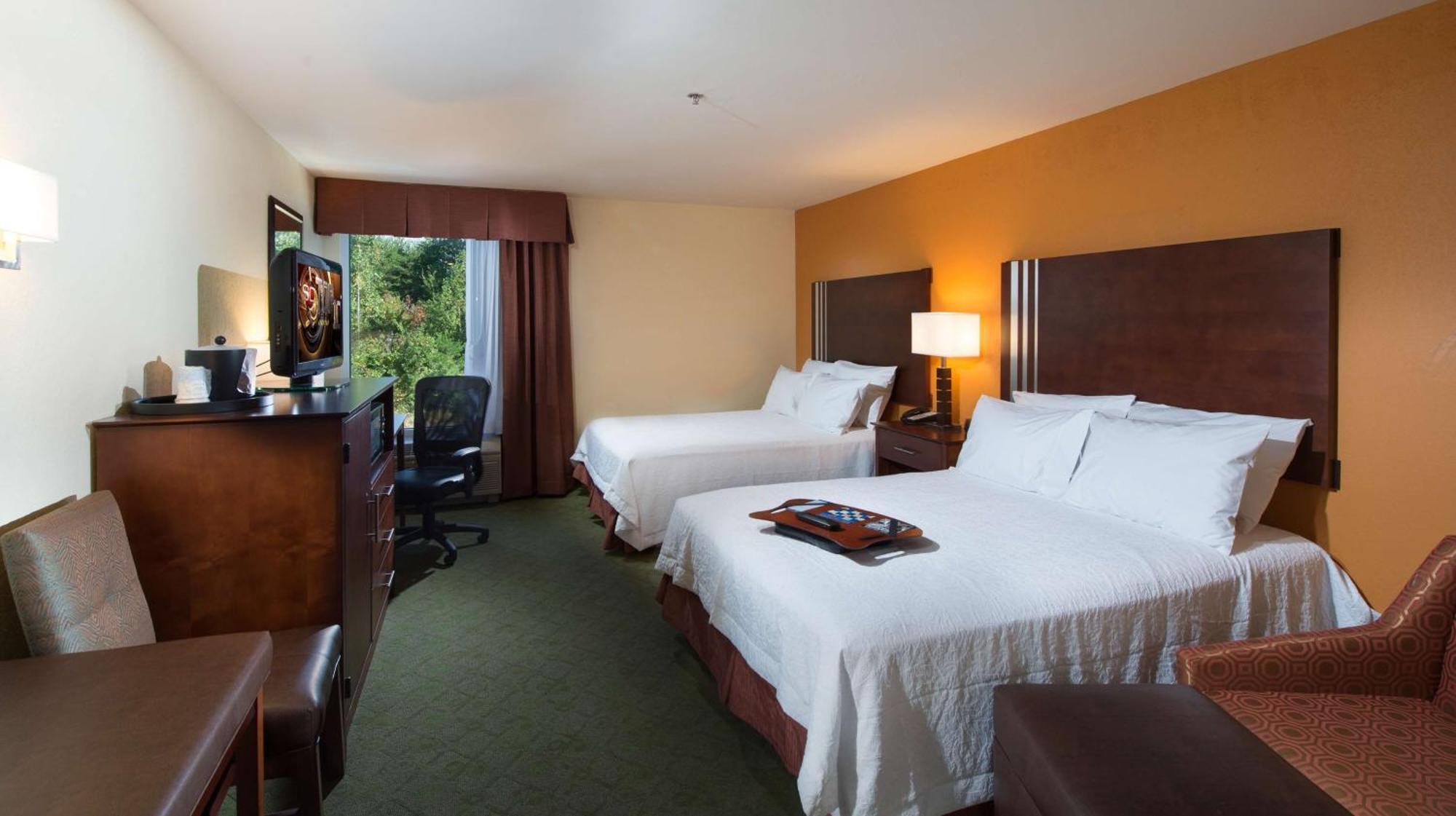 Hampton Inn Cornelia Bagian luar foto